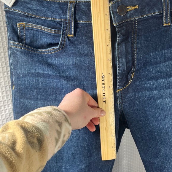 Joe's Jeans Women's- The Honey, Curvy Boot Cut- size 30 - Picture 4 of 14